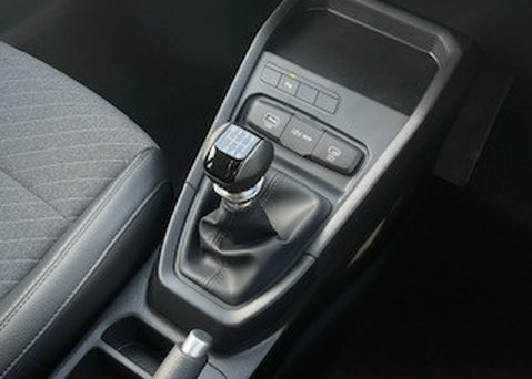 Kia Stonic 1.0T GDi 48V GT-Line 13