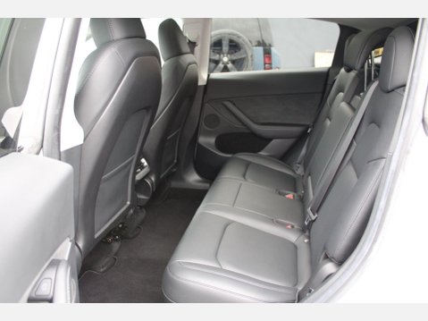 Tesla Model Y LONG RANGE AWD 24