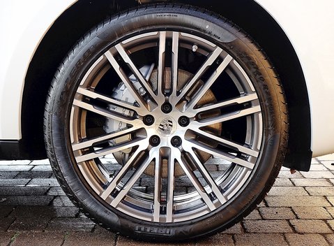 Porsche Macan S Diesel 12