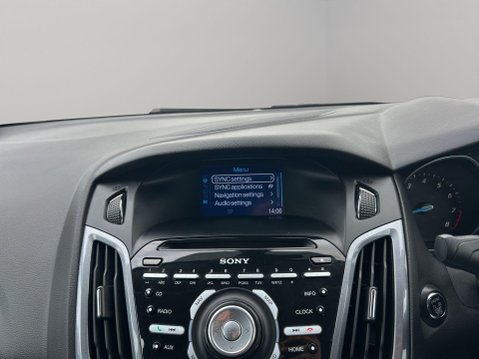 Ford Focus 1.6 Titanium Navigator Powershift Euro 5 5dr 30