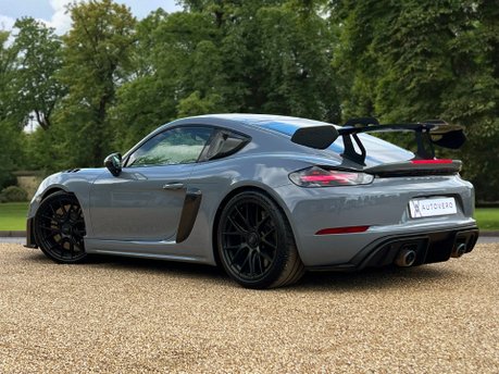 Porsche 718 CAYMAN GT4 RS PDK 7