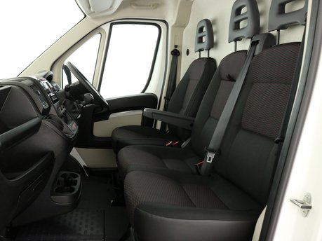 Peugeot Boxer 2.2 BlueHDi L3H2 Professional Van 140ps 5