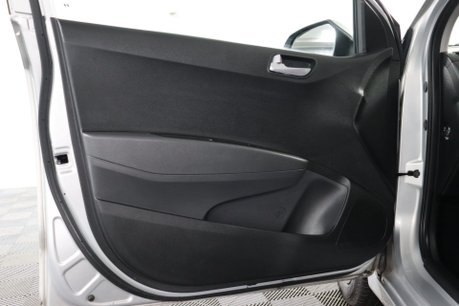 Hyundai i10 PREMIUM 41