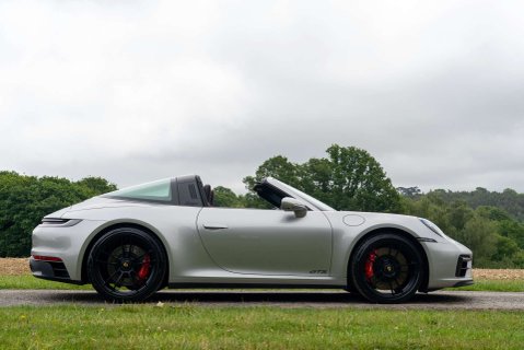 Porsche 911 Targa 4 GTS PDK 3