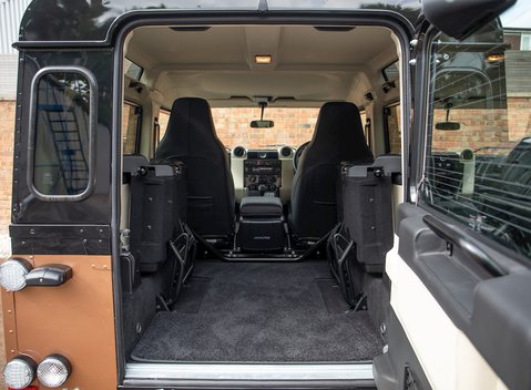 Land Rover Defender 90 Autobiography Edition 29