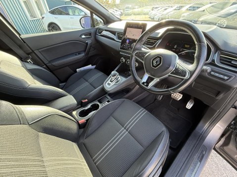 Renault Captur 1.6 E-TECH 9.8kWh E-Tech engineered SUV 5dr Petrol Plug-in Hybrid Auto Euro 2