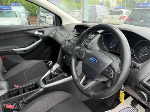 Ford Focus 1.6 TDCi Zetec Euro 5 (s/s) 5dr 15