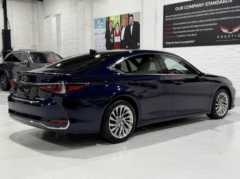 Lexus Es 300H TAKUMI 16
