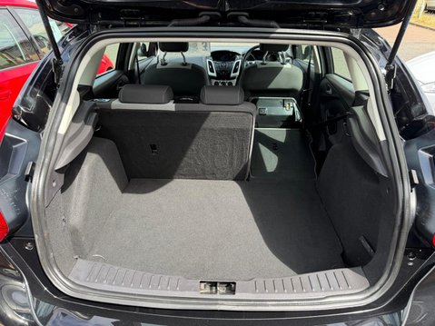 Ford Focus 1.6 Zetec Euro 5 5dr 19