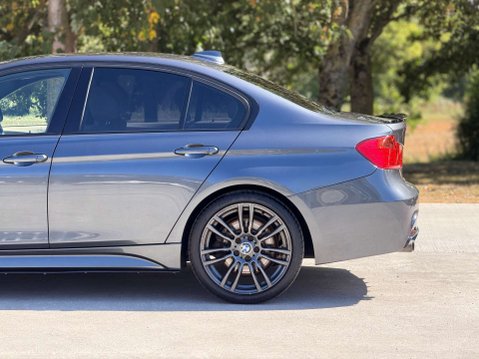 BMW 3 Series 3.0 330d M Sport Auto 4dr 31