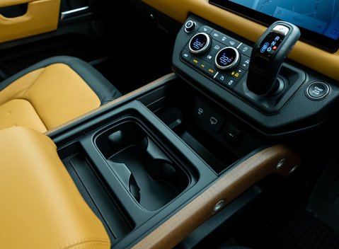 Land Rover Defender 110 X P400 24