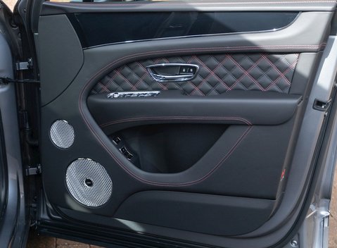 Bentley Bentayga V8 First Edition 24