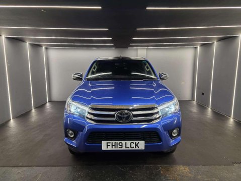 Toyota Hilux 2.4 HI-Luxury Invincible D-4D 4WD Double Cab Auto 4WD 5dr 2