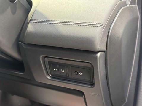Land Rover Discovery Sport 2.0 Discovery Sport HSE SD4 Auto 4WD 5dr 18