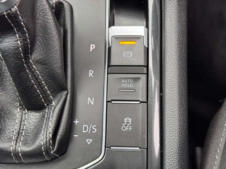 Volkswagen Tiguan 2.0 Tiguan R-Line TDI BlueMotion Technology 4Motion Semi-Auto 4WD 5dr 37