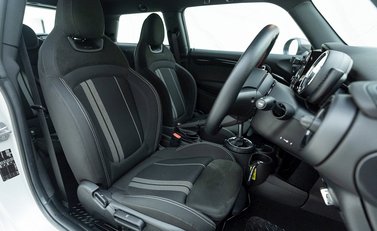 Mini Hatch John Cooper Works Challenge 10