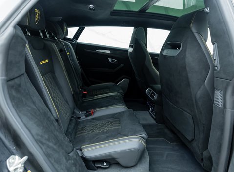 Lamborghini Urus Performante 16