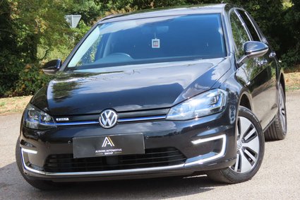 Volkswagen Golf 35.8kWh e-Golf Hatchback 5dr Electric Auto (136 ps)