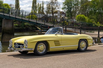 Mercedes-Benz SL Series 300SL Roadster 2