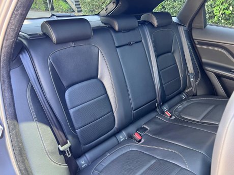 Jaguar F-Pace 2.0 D180 R-Sport Auto AWD Euro 6 (s/s) 5dr 29