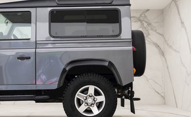 Land Rover Defender 90 Landmark 22