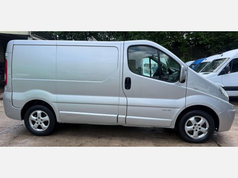 Renault Trafic 2.0 dCi SL27 Sport Panel Van 3dr Diesel Manual L1 H1 (198 g/km, 115 bhp) 18