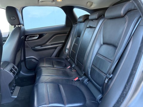 Jaguar F-Pace 2.0 F-PACE Prestige AWD D Auto 4WD 5dr 79