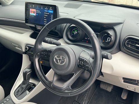 Toyota Yaris EXCEL FHEV 36