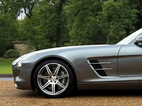 Mercedes-Benz SLS SLS AMG 12