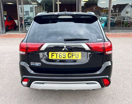 Mitsubishi Outlander 2.4 Outlander Dynamic PHEV CVT 4WD 5dr 75