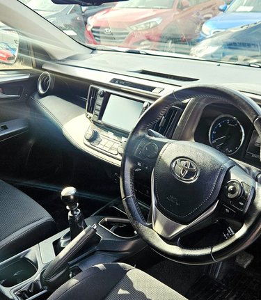 Toyota Rav 4 D-4D BUSINESS EDITION LOOK! 37000 MILES! 1 OWNER! SAT NAVIGATION 3