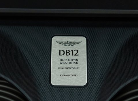 Aston Martin DB12 V8 34