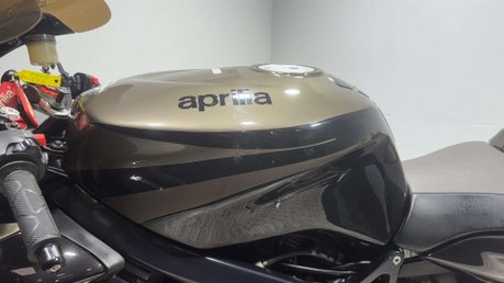 Aprilia SL1000 Falco 2004 ONLY 22K RUNS AND RIDES GREAT NEW MOT 1000CC V TWIN TOURER BIKE 9