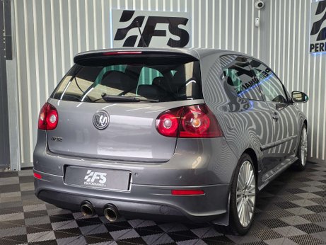Volkswagen Golf 3.2 Golf R32 4WD 3dr 18