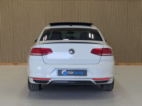 Volkswagen Passat 2.0 Passat R-Line TDI BlueMotion Technology Semi-Auto 4dr 18