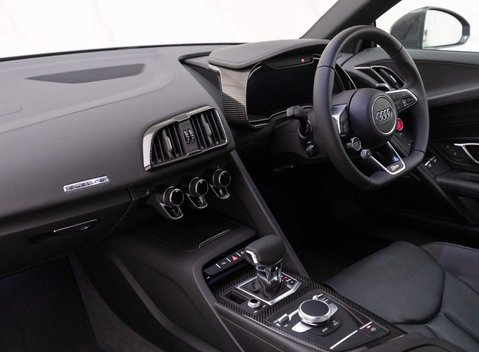 Audi R8 V10 Performance Carbon Black 9