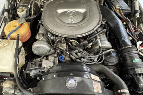 Mercedes-Benz SL Series 350 22