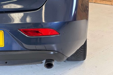 Volvo V40 1.6 T4 SE Lux Nav Hatchback 5dr Petrol Powershift Euro 5 (s/s) (180 ps) 75