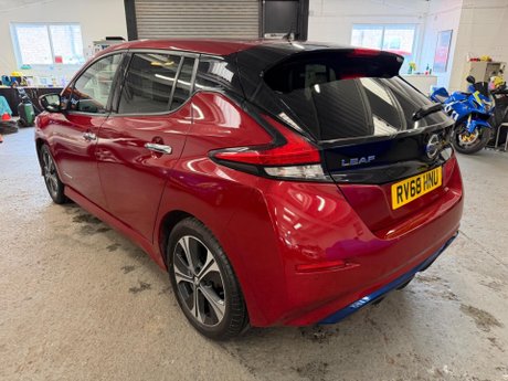 Nissan LEAF 40kWh N-Connecta Auto 5dr 4