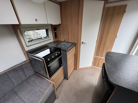 Bailey Discovery D4-2 2021 MODEL 11