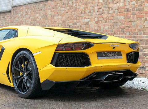 Lamborghini Aventador LP700-4 22