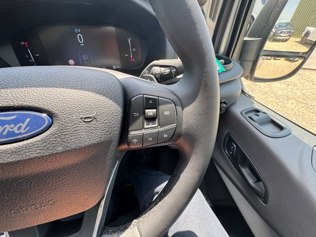 Ford Transit AUTO LWB [SOLD CR] L3H2 Medium Roof Limited Air Con Alloys Sensors Cam EURO 18