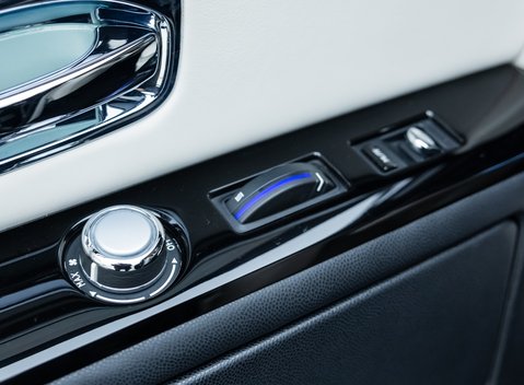 Rolls-Royce Phantom Series II 19