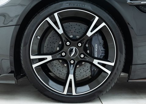 Aston Martin Vanquish S Ultimate 