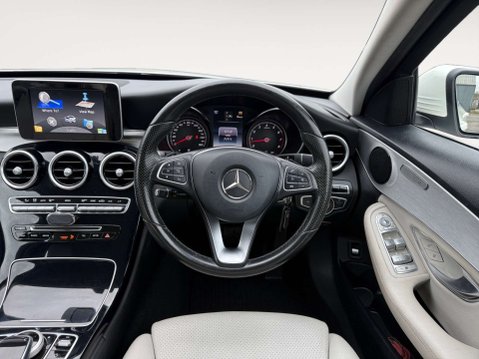 Mercedes-Benz C Class 2.0 C200 Sport Auto 4dr 10