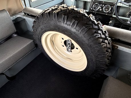 Land Rover Series II A 76