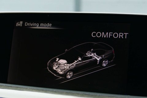 BMW 3 Series 2.0 320i Luxury Auto 4dr 39