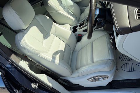 Porsche Macan TURBO PDK - HUGE SPEC - PAN ROOF - BOSE - CARPLAY 37