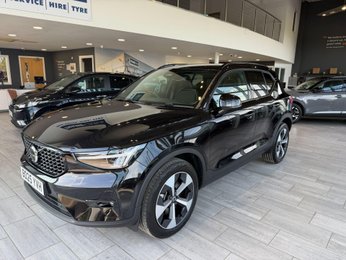 Volvo XC40 2.0 B4 MHEV Plus Dark DCT Auto Euro 6 (s/s) 5dr