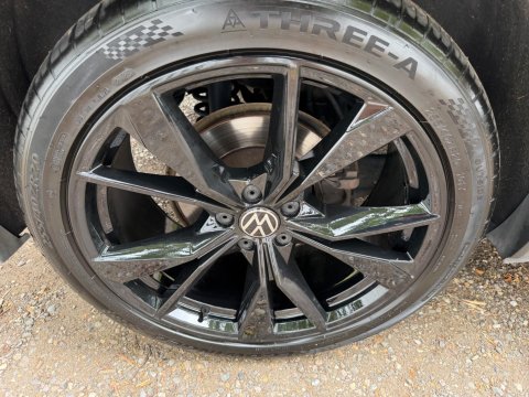 Volkswagen Tiguan R-LINE TDI DSG 35